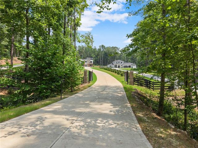 1678 Thomas Drive, Hoschton, GA 30548