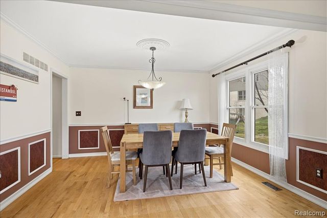 4471 S Castlewood Court, Auburn Hills, MI 48326