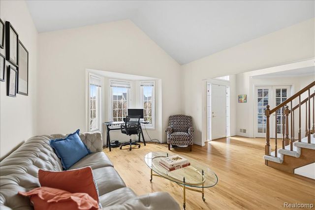 4471 S Castlewood Court, Auburn Hills, MI 48326