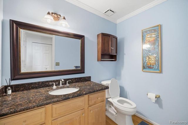 4471 S Castlewood Court, Auburn Hills, MI 48326