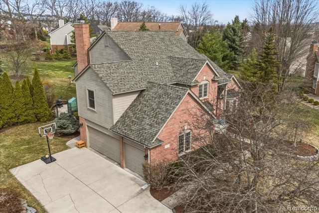 4471 S Castlewood Court, Auburn Hills, MI 48326