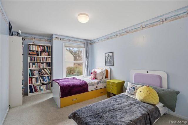 4471 S Castlewood Court, Auburn Hills, MI 48326