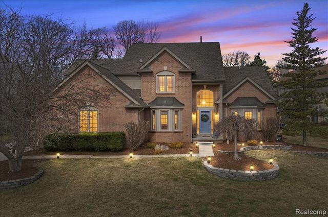 4471 S Castlewood Court, Auburn Hills, MI 48326