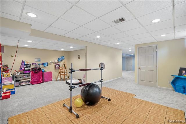 4471 S Castlewood Court, Auburn Hills, MI 48326