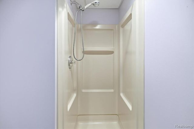 4471 S Castlewood Court, Auburn Hills, MI 48326