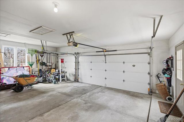 4471 S Castlewood Court, Auburn Hills, MI 48326