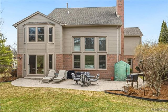 4471 S Castlewood Court, Auburn Hills, MI 48326
