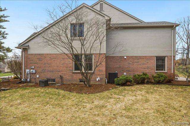 4471 S Castlewood Court, Auburn Hills, MI 48326