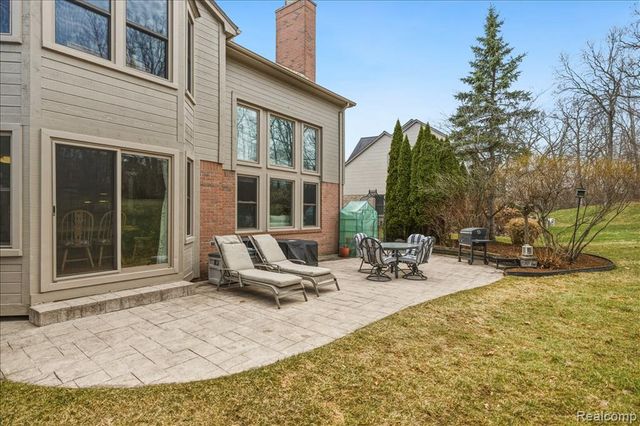 4471 S Castlewood Court, Auburn Hills, MI 48326