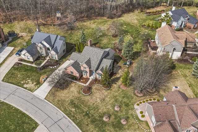 4471 S Castlewood Court, Auburn Hills, MI 48326
