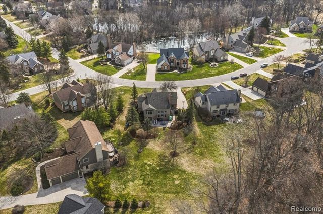 4471 S Castlewood Court, Auburn Hills, MI 48326