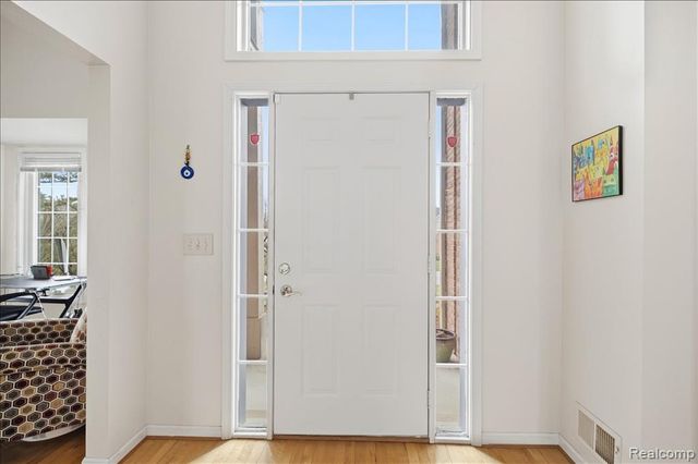 4471 S Castlewood Court, Auburn Hills, MI 48326