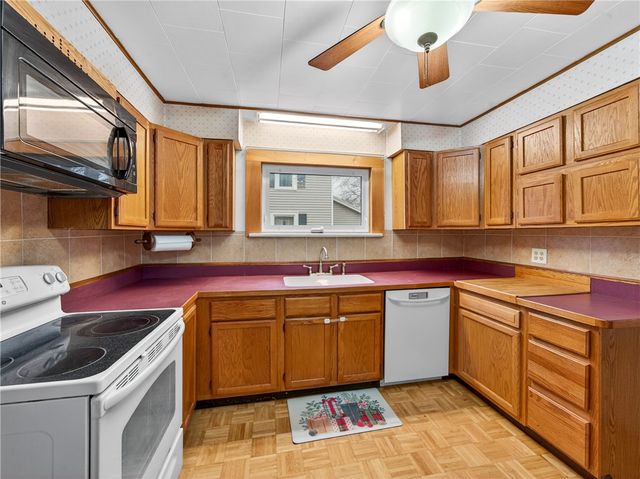 10 Hebron Avenue, Manchester, NY 14548