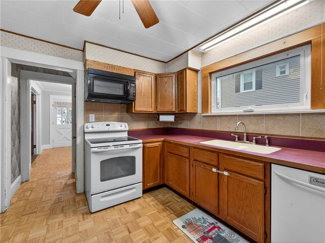 10 Hebron Avenue, Manchester, NY 14548