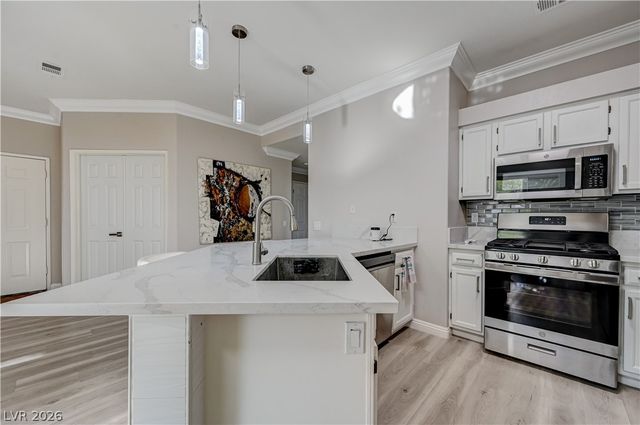 5415 West Harmon Avenue 1029, Las Vegas, NV 89103