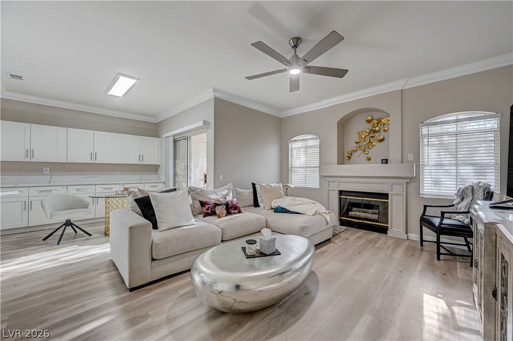 5415 West Harmon Avenue 1029, Las Vegas, NV 89103 — photo 2
