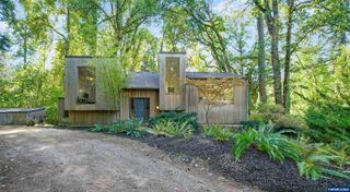4298 River Rd S, Salem, OR 97302