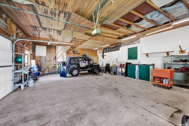 844 N 1000 W, Clinton, UT 84015