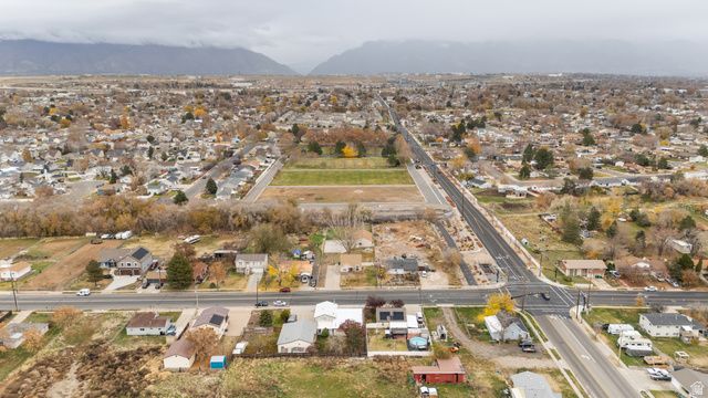 844 N 1000 W, Clinton, UT 84015