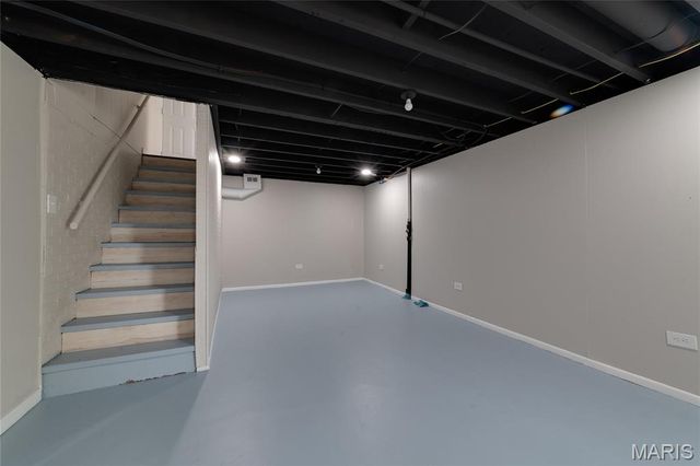 10430 Castle Drive, St Louis, MO 63136