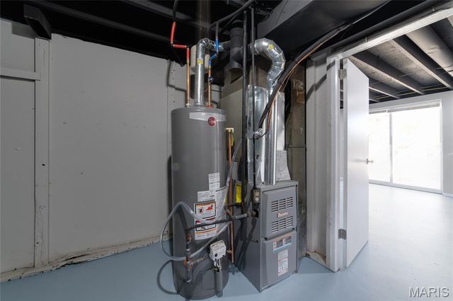 10430 Castle Drive, St Louis, MO 63136