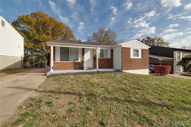 10430 Castle Drive, St Louis, MO 63136