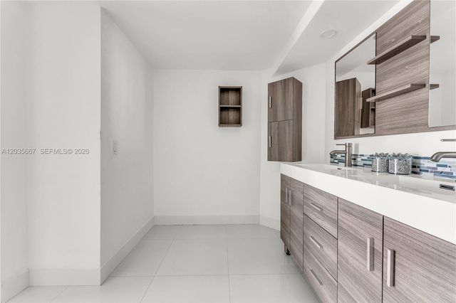1717 N Bayshore Drive A1650, Miami, FL 33132