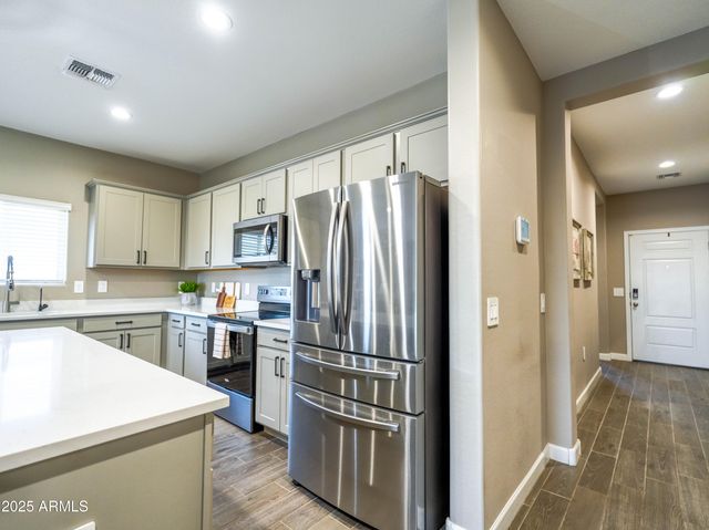 37008 N ALEUTIAN Drive, San Tan Valley, AZ 85143