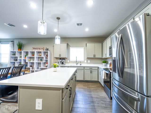 37008 N ALEUTIAN Drive, San Tan Valley, AZ 85143