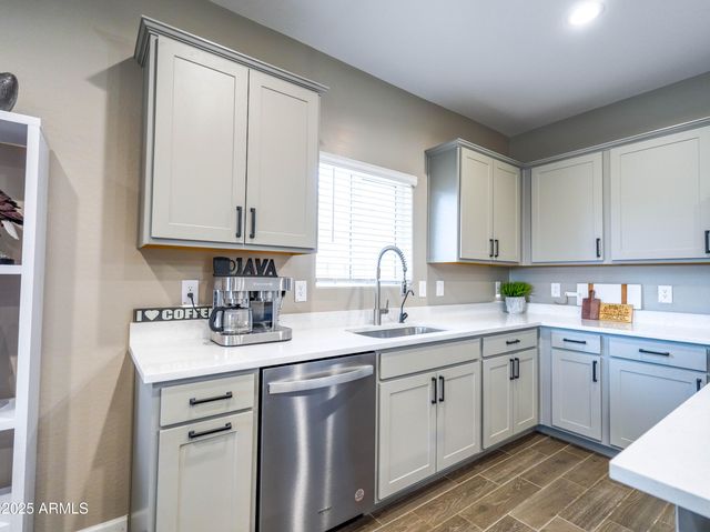 37008 N ALEUTIAN Drive, San Tan Valley, AZ 85143