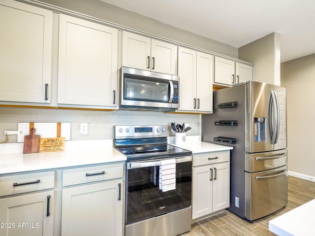 37008 N ALEUTIAN Drive, San Tan Valley, AZ 85143