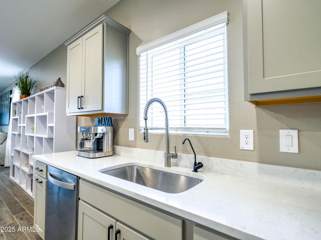 37008 N ALEUTIAN Drive, San Tan Valley, AZ 85143