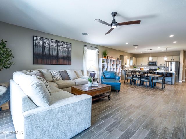 37008 N ALEUTIAN Drive, San Tan Valley, AZ 85143