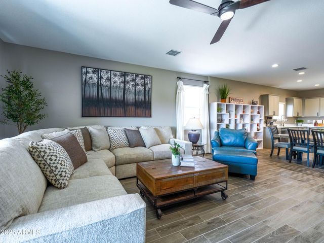 37008 N ALEUTIAN Drive, San Tan Valley, AZ 85143