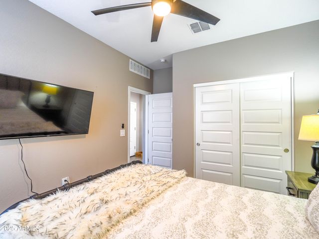 37008 N ALEUTIAN Drive, San Tan Valley, AZ 85143