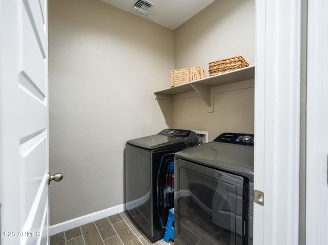 37008 N ALEUTIAN Drive, San Tan Valley, AZ 85143