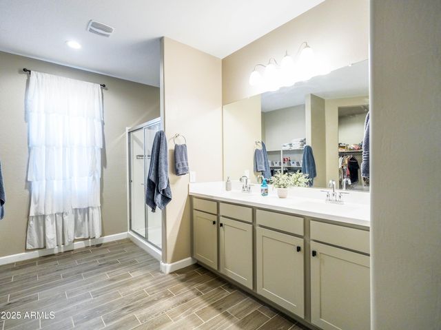 37008 N ALEUTIAN Drive, San Tan Valley, AZ 85143