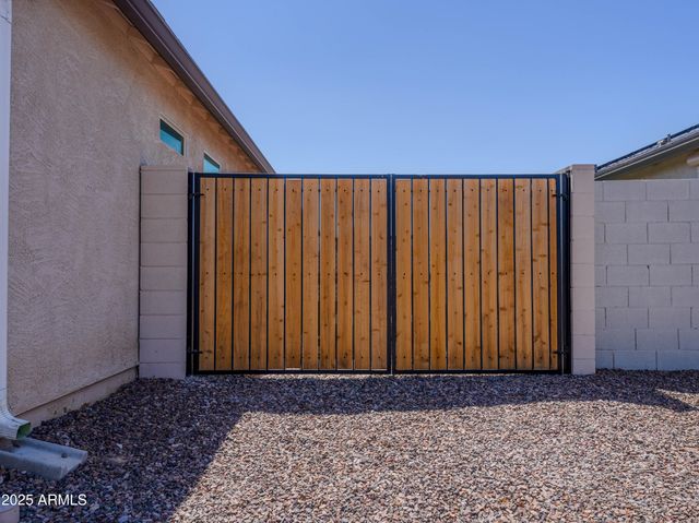 37008 N ALEUTIAN Drive, San Tan Valley, AZ 85143