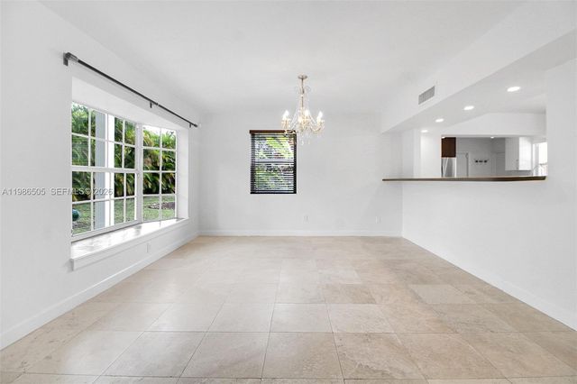 6900 SW 104th St, Pinecrest, FL 33156