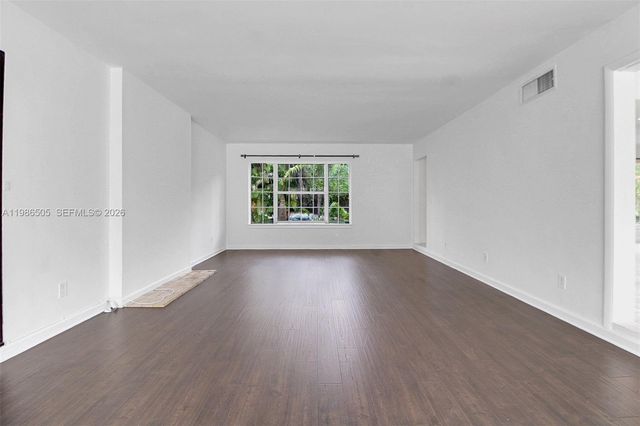 6900 SW 104th St, Pinecrest, FL 33156