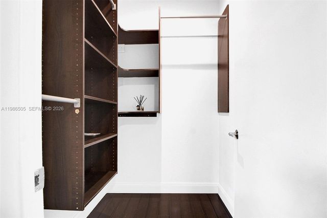 6900 SW 104th St, Pinecrest, FL 33156