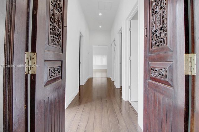 6900 SW 104th St, Pinecrest, FL 33156