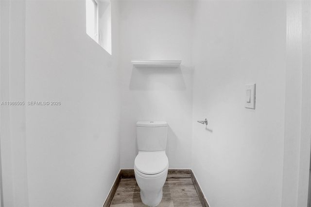 6900 SW 104th St, Pinecrest, FL 33156