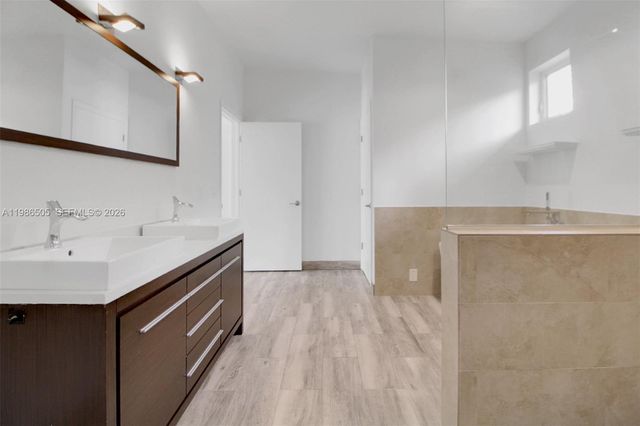 6900 SW 104th St, Pinecrest, FL 33156