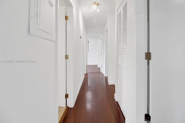 6900 SW 104th St, Pinecrest, FL 33156