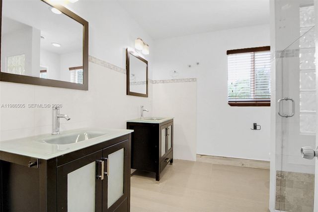 6900 SW 104th St, Pinecrest, FL 33156