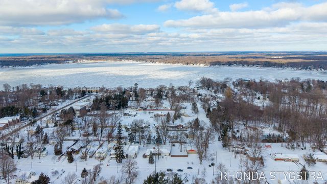 1583 Jerome Street, Holland, MI 49423