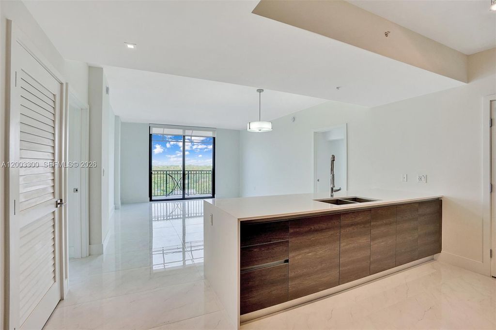 301 Altara Ave 821, Coral Gables, FL 33146