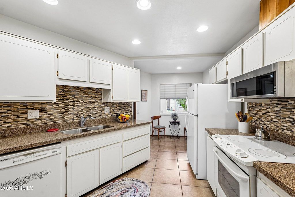 13833 N 111TH Avenue, Sun City, AZ 85351 — photo 2