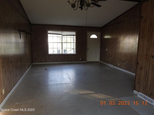 484 Bridgeport Avenue NW, Palm Bay, FL 32907